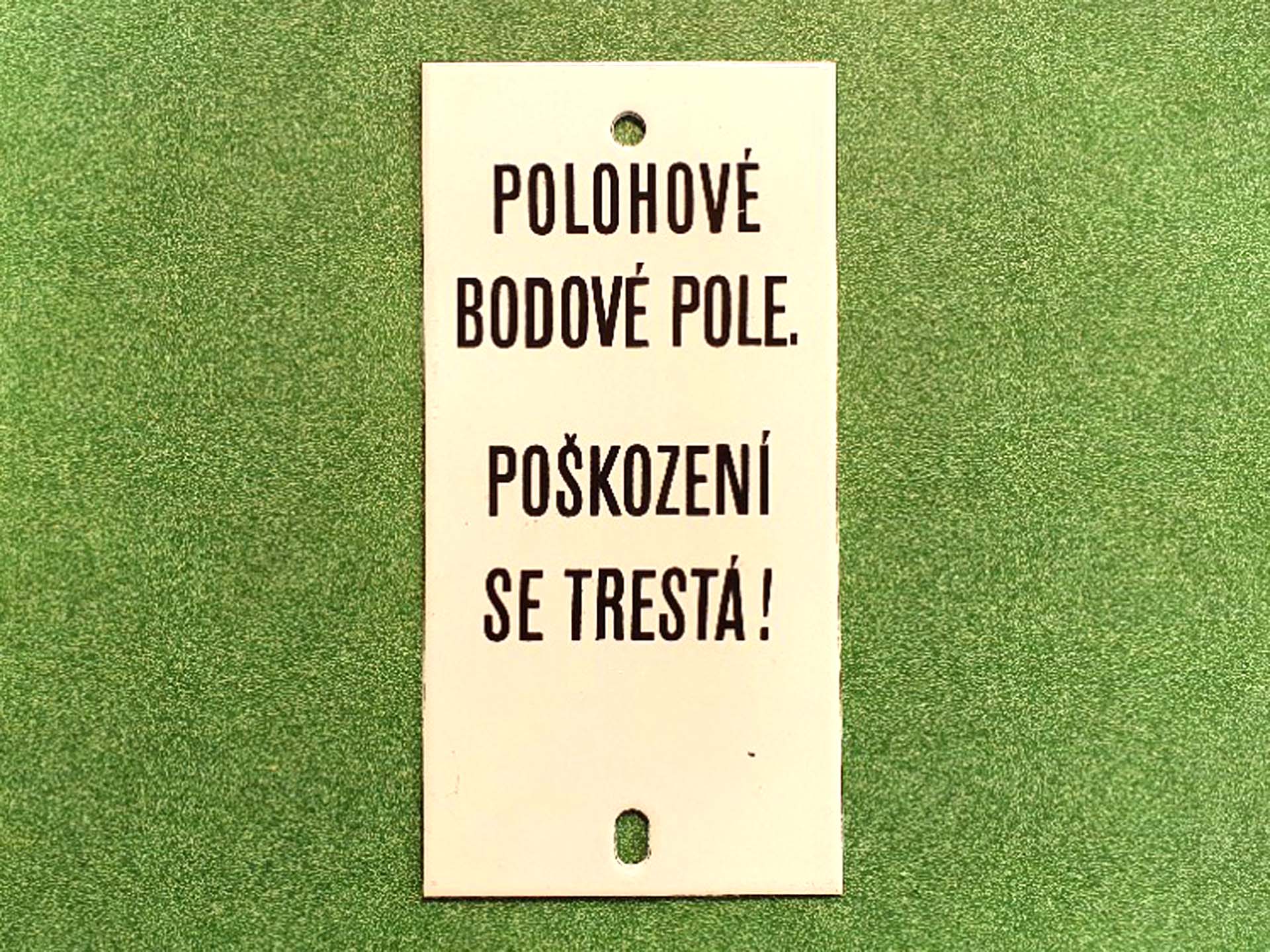 Štítek smalt. k T1/T2 POLOH. POLE ČR/ + šrouby, matky - Natura Hradec